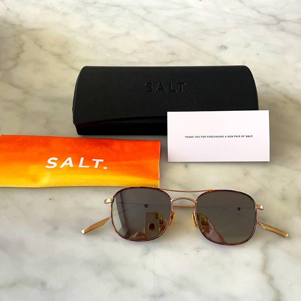 Salt sunglasses new in case